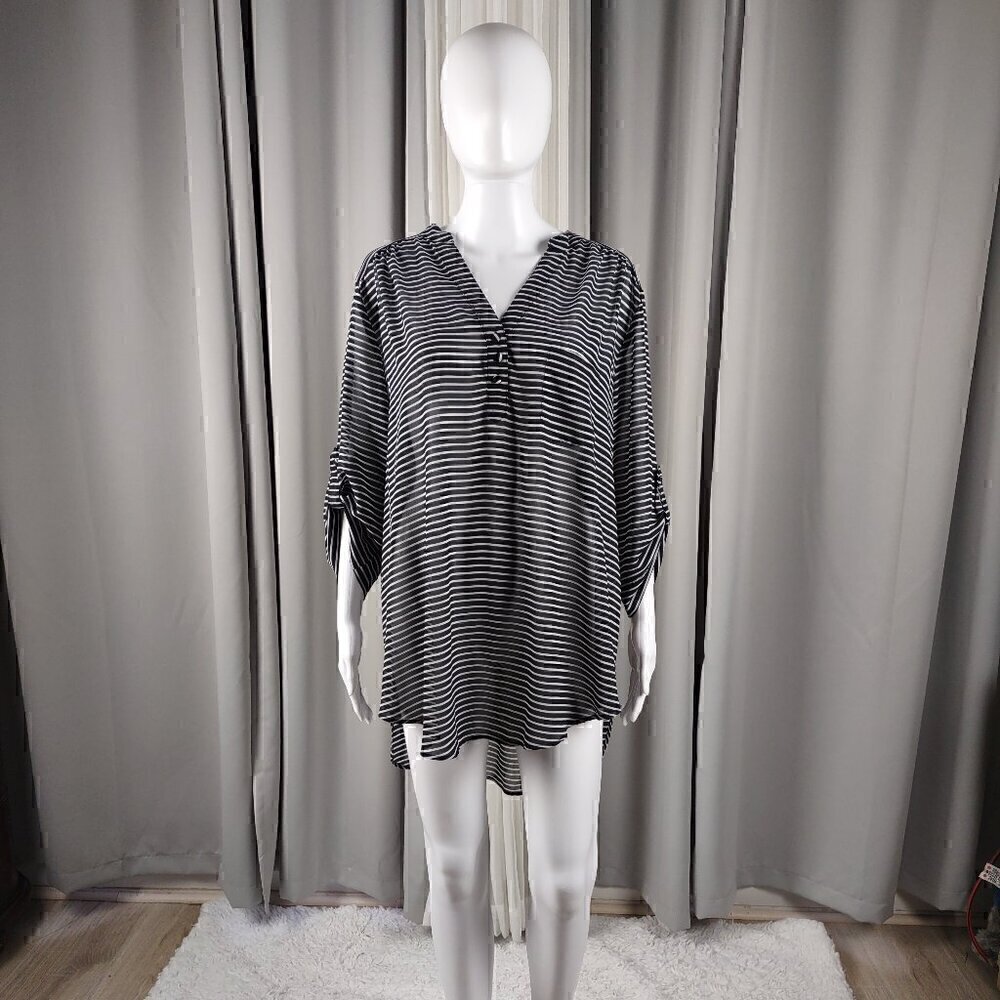 Torrid Black & White Striped Semi-Sheer 3/4 sleeve V-neck Tunic Top Sz 2 = US 18 - Picture 1 of 15